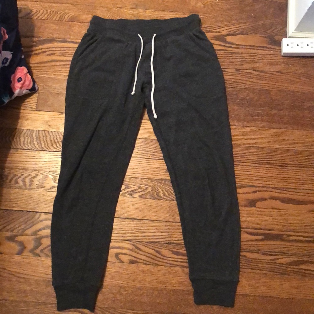 Dark gray joggers with pockets